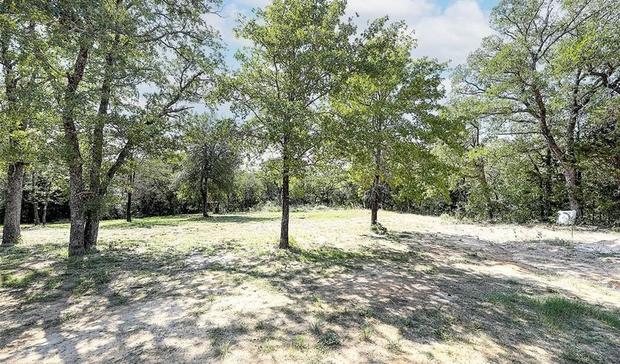 412 County Road 2698, Alvord, TX 76225 - 3 Beds, 2 Bath