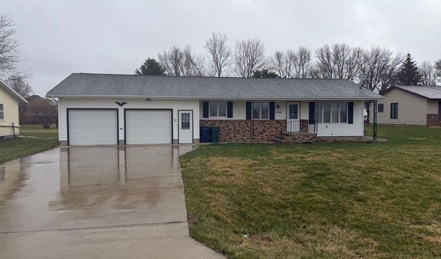 230 E 2nd St, Ashton, IA 51232 - 3 Beds, 3 Bath