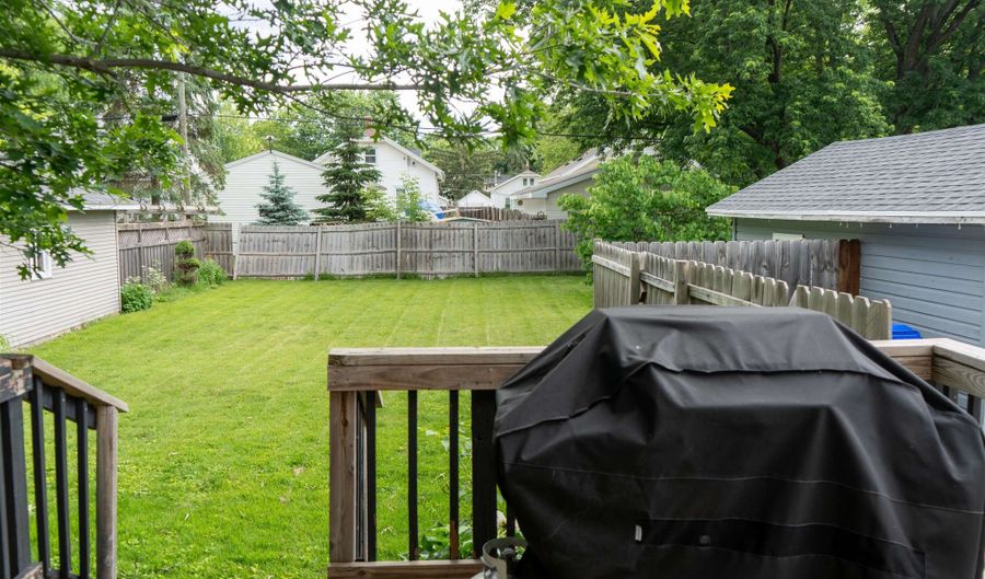 1210 W PACKARD St, Appleton, WI 54914 - 3 Beds, 2 Bath