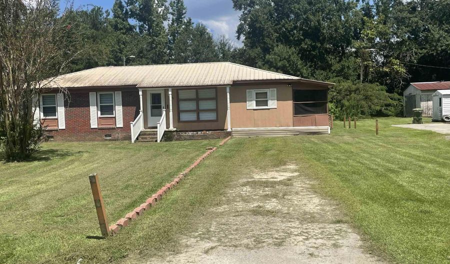 704 W Alder St, Andrews, SC 29510 - 3 Beds, 1 Bath