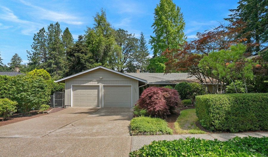 14755 SW CAROLWOOD Dr, Beaverton, OR 97007 - 3 Beds, 2 Bath
