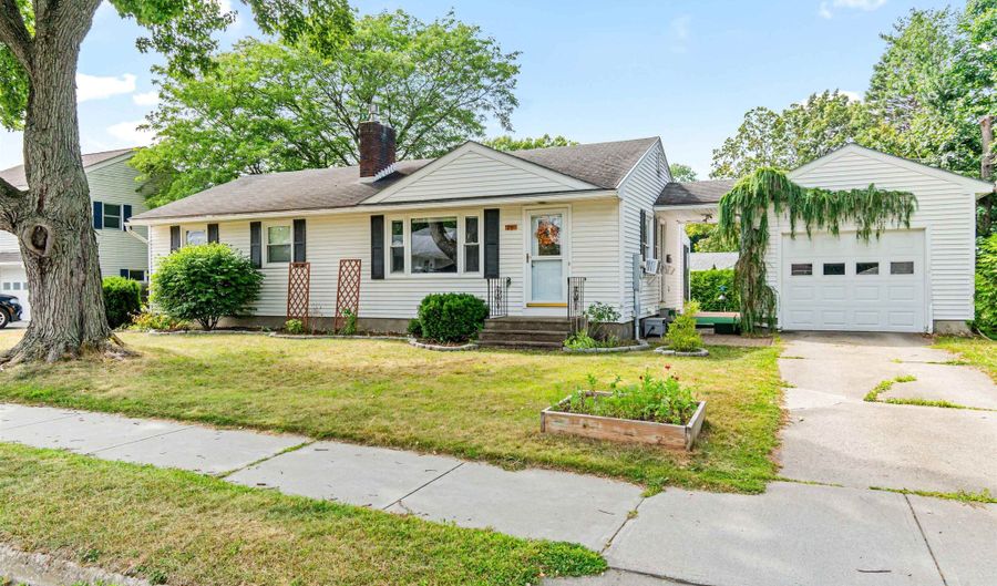21 Alder Ln, Burlington, VT 05401 - 3 Beds, 1 Bath