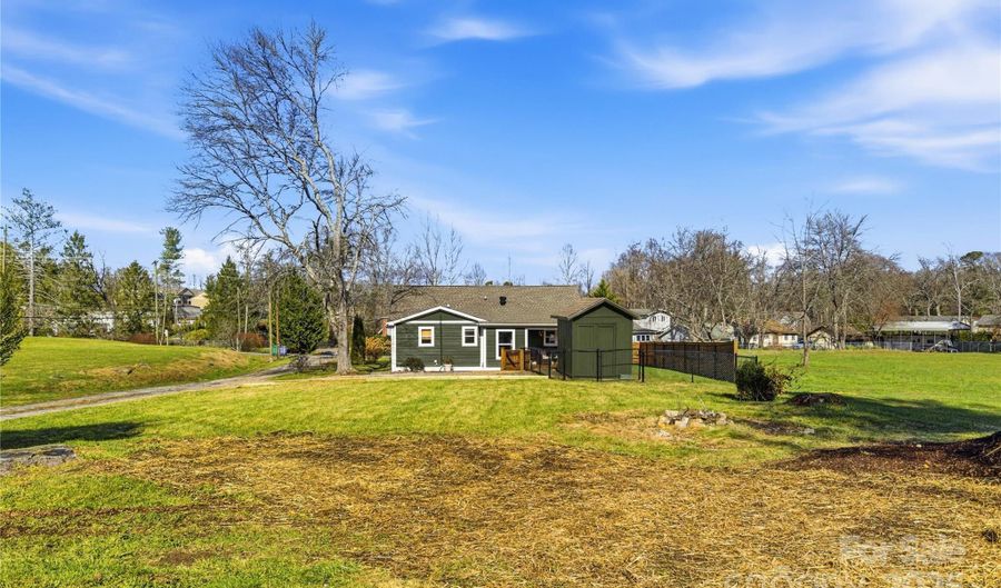 39 W Haven Dr, Arden, NC 28704 - 4 Beds, 2 Bath