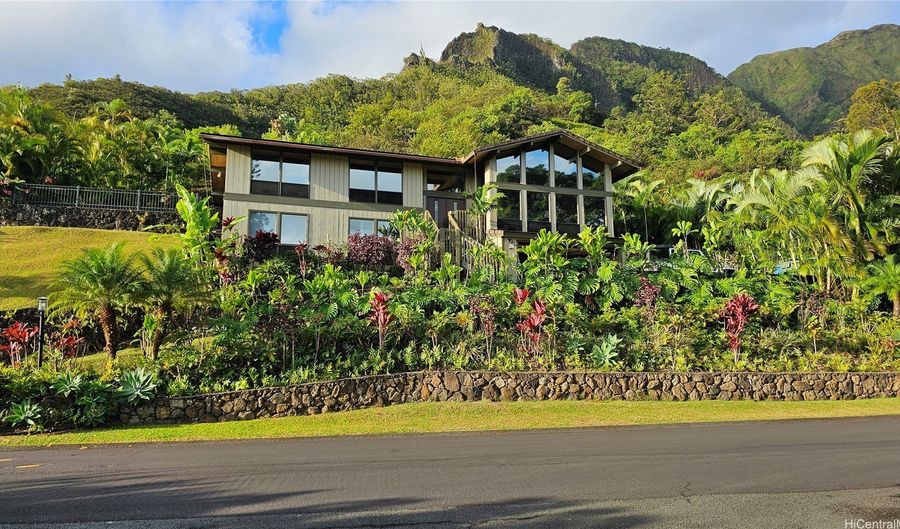 46-450 Hulupala Pl, Kaneohe, HI 96744 - 4 Beds, 3 Bath