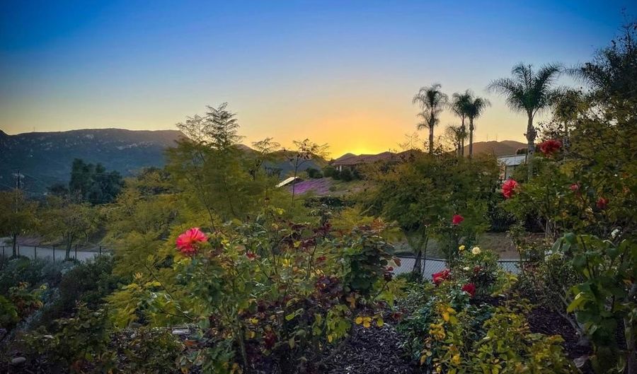 2013 Lundy Lake Dr, Escondido, CA 92029 - 4 Beds, 4 Bath