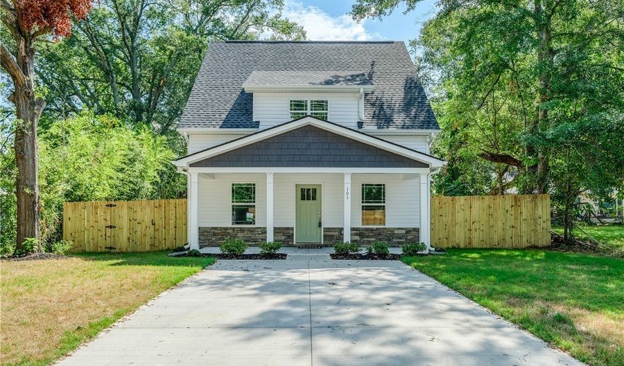 101 Poplar Ave, Belton, SC 29627 - 3 Beds, 3 Bath