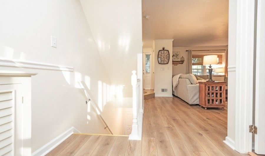 57 Oriole Dr, Allamuchy Twp., NJ 07840 - 3 Beds, 3 Bath
