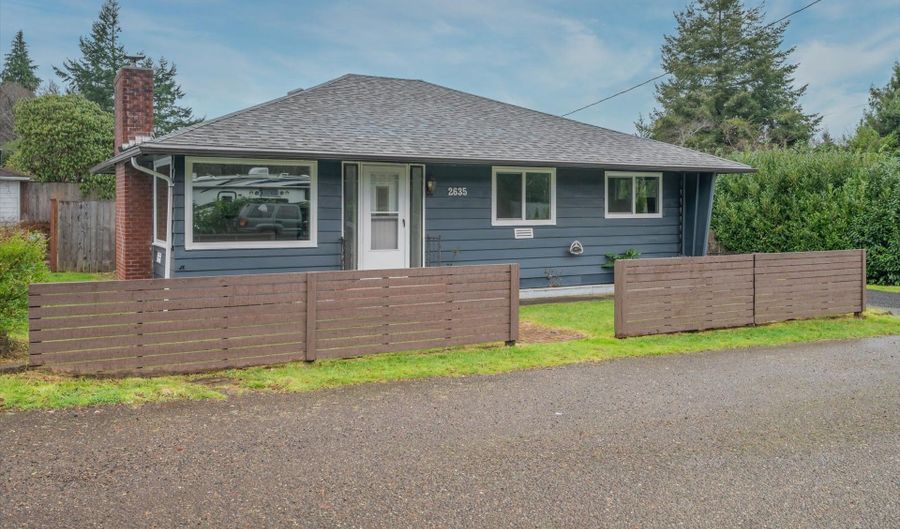 2635 N 15TH St, Coos Bay, OR 97420 - 3 Beds, 2 Bath