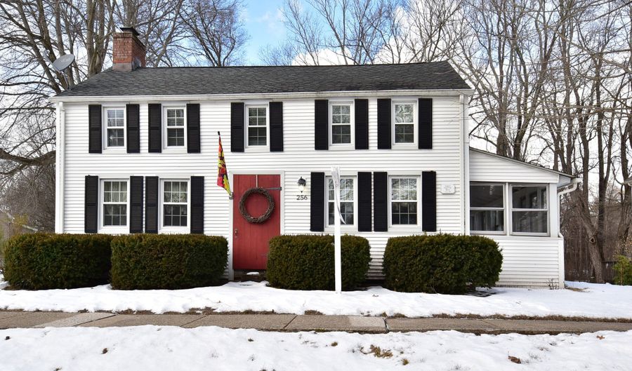256 Park Ave, Bloomfield, CT 06002 - 5 Beds, 2 Bath
