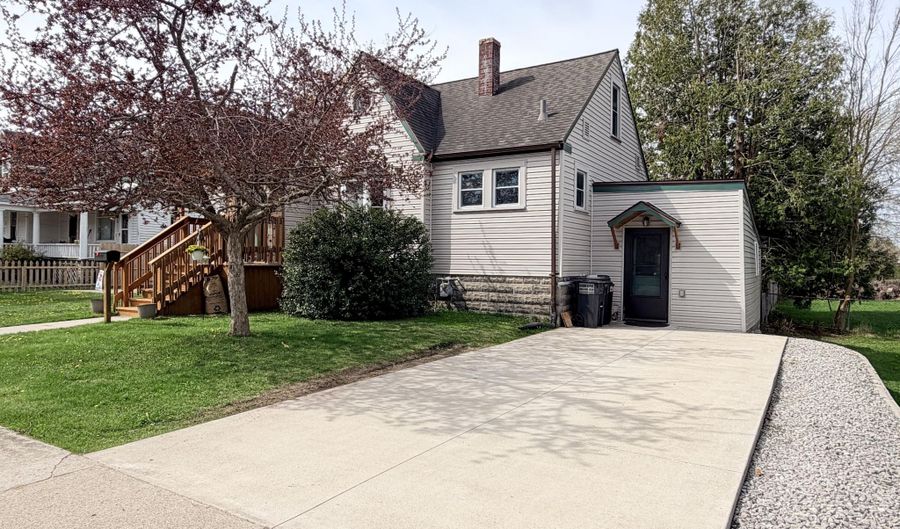 220 E Crapo St, Alpena, MI 49707 - 2 Beds, 1 Bath