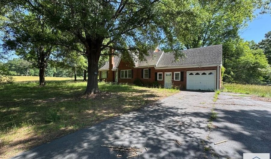 2074 Stones Dairy Rd, Bassett, VA 24055 - 3 Beds, 1 Bath