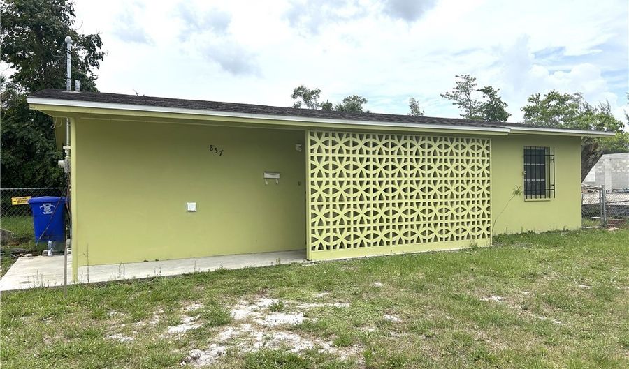 857 Polk St, Fort Myers, FL 33916 - 2 Beds, 1 Bath