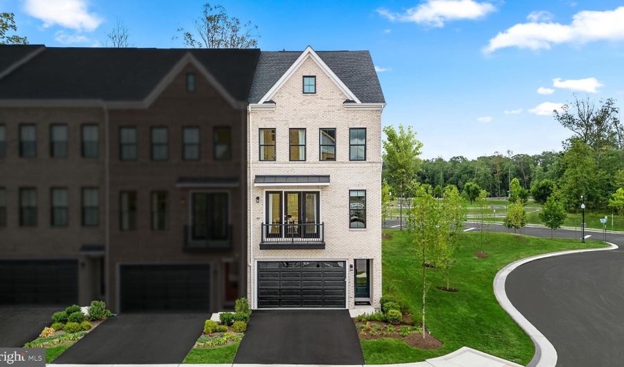 42129 SHINING STAR Sq, Ashburn, VA 20148 - 3 Beds, 4 Bath