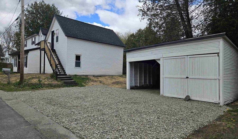18 Dodge Ave, Barre, VT 05654 - 5 Beds, 3 Bath