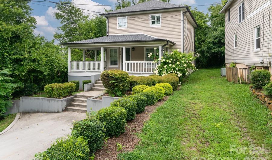 240 S Beaumont St, Asheville, NC 28801 - 2 Beds, 3 Bath