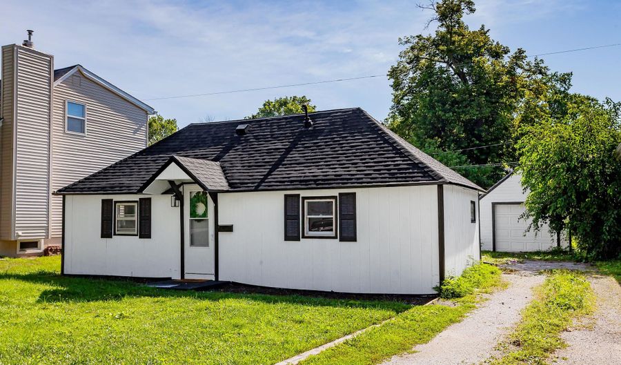 1132 Northwestern Ave, Ames, IA 50010 - 2 Beds, 1 Bath