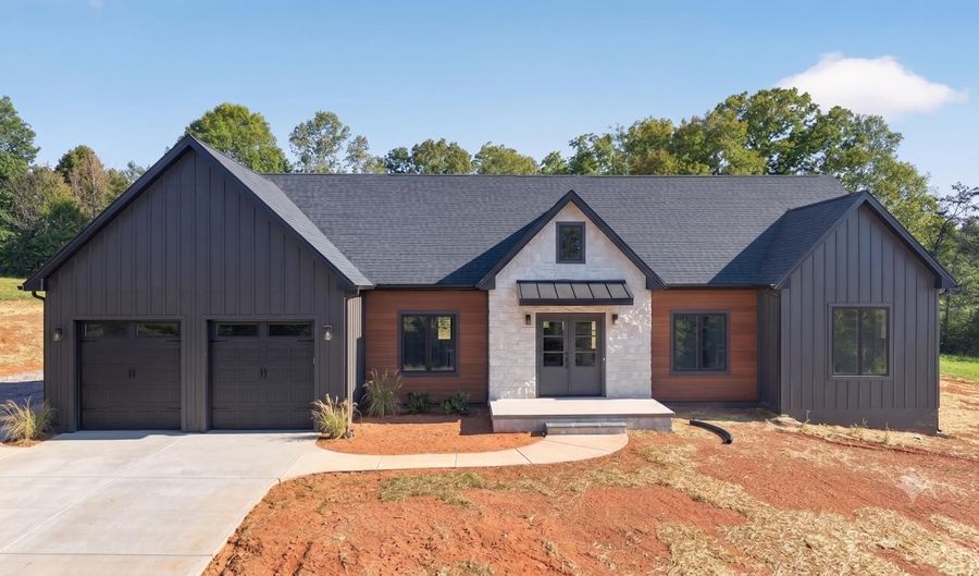 9041 Stonewall Rd, Appomattox, VA 24522 - 3 Beds, 2 Bath