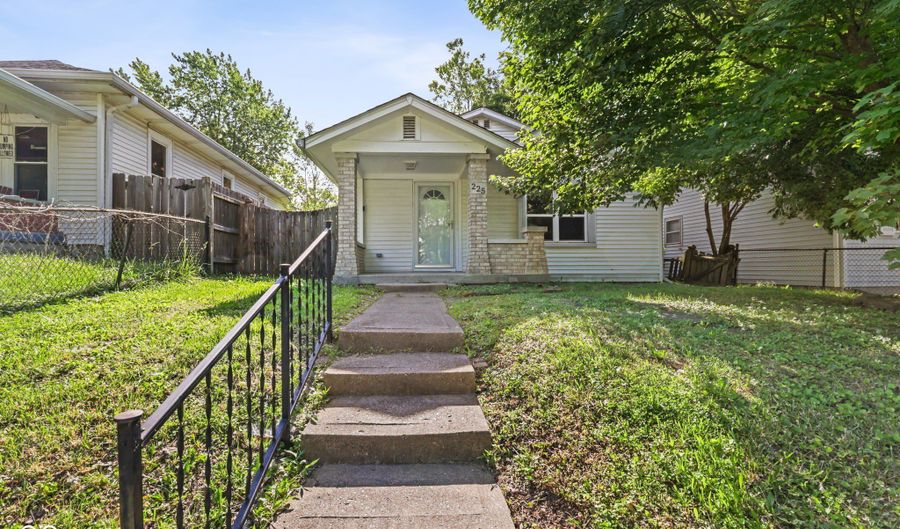 225 S 2nd Ave, Beech Grove, IN 46107 - 2 Beds, 2 Bath