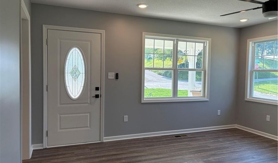 605 Washington St, Atchison, KS 66002 - 7 Beds, 4 Bath