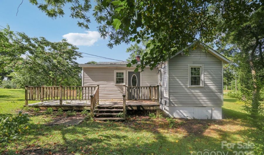 13692 Newberry Rd, Blair, SC 29015 - 3 Beds, 2 Bath