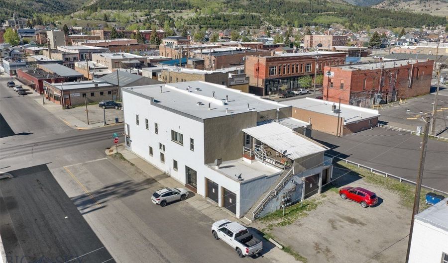 124 E Commercial Ave, Anaconda, MT 59711 - 4 Beds, 6 Bath