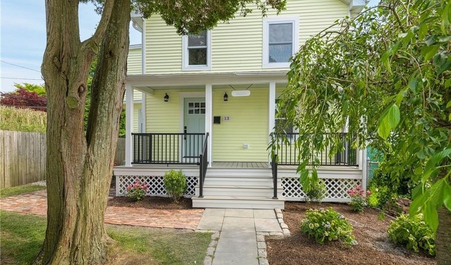13 Carey St, Newport, RI 02840 - 3 Beds, 2 Bath