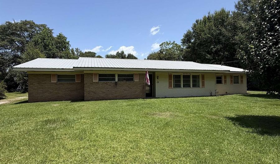 803 E Horner St, Atmore, AL 36502 - 4 Beds, 3 Bath