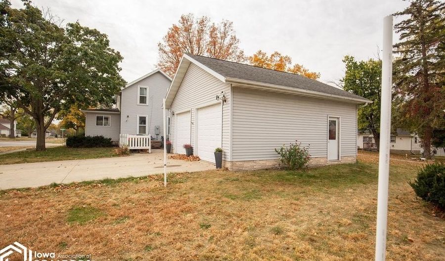 218 S Thorington St, Algona, IA 50511 - 3 Beds, 2 Bath