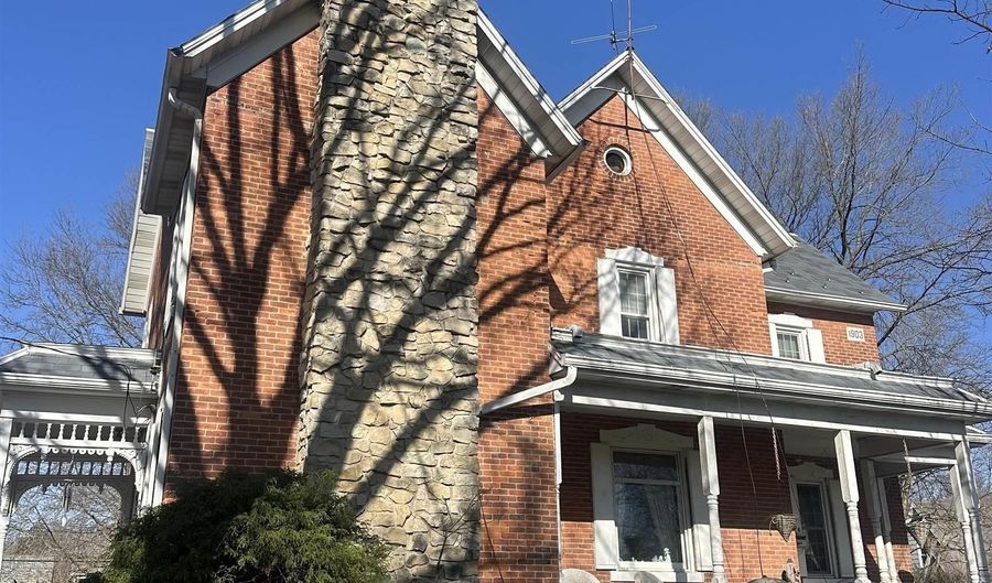 306 Wabash St, Berne, IN 46711 - 4 Beds, 2 Bath