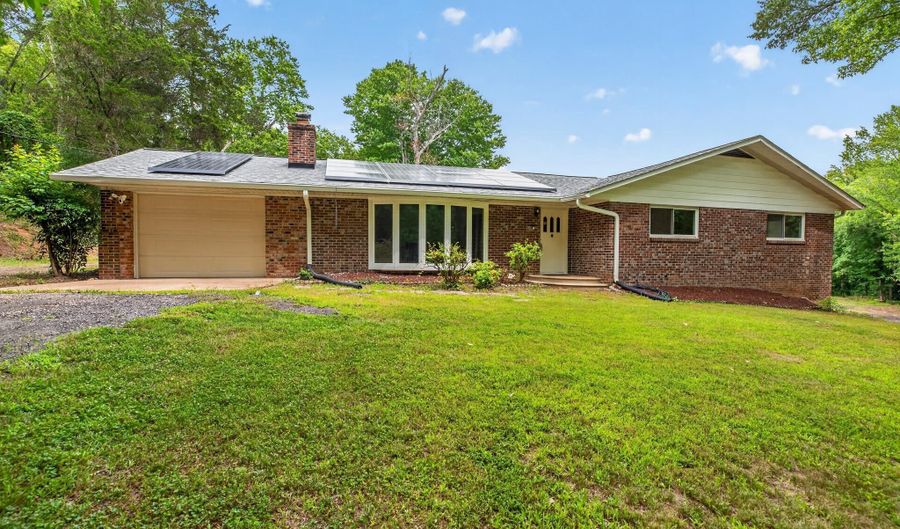 17508 CLINTON Dr, Accokeek, MD 20607 - 5 Beds, 3 Bath