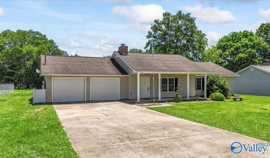 304 Ohara Dr, Albertville, AL 35950 - 3 Beds, 2 Bath