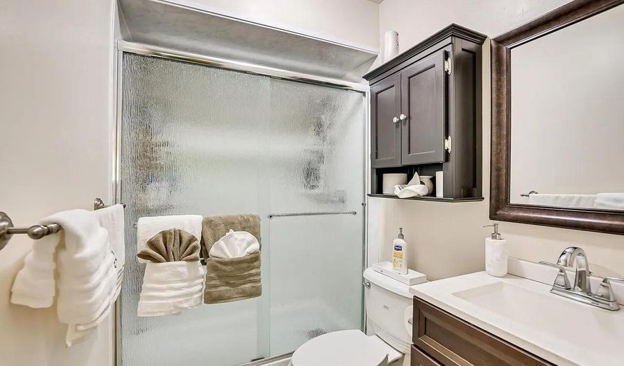 2905 MADALINE Dr, Avenel, NJ 07001 - 2 Beds, 3 Bath