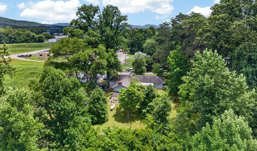 120 Pineview Dr, Albany, KY 42602 - 3 Beds, 2 Bath
