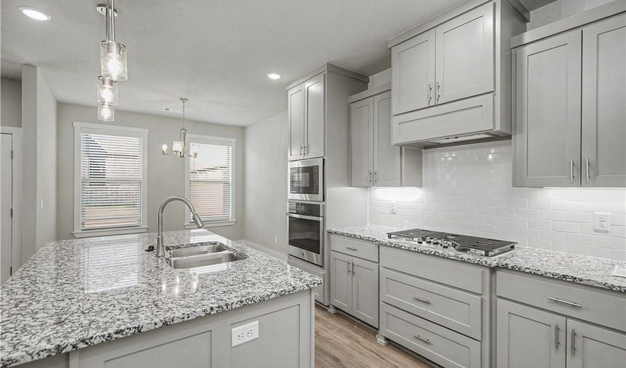 6801 SW Orange Ave, Bentonville, AR 72713 - 5 Beds, 3 Bath