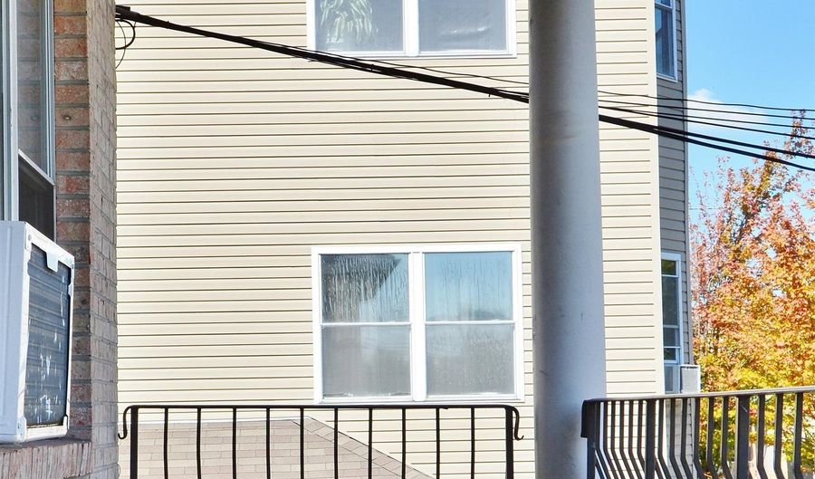 48 LINNET St 2, Bayonne, NJ 07002 - 3 Beds, 2 Bath