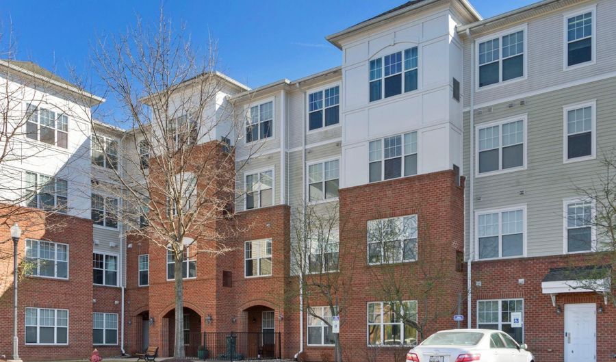 14241 KINGS CROSSING Blvd 211, Boyds, MD 20841 - 2 Beds, 2 Bath