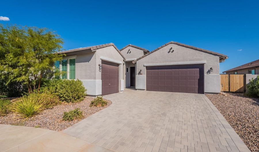 2856 N RIVERDALE Ln, Casa Grande, AZ 85122 - 3 Beds, 3 Bath