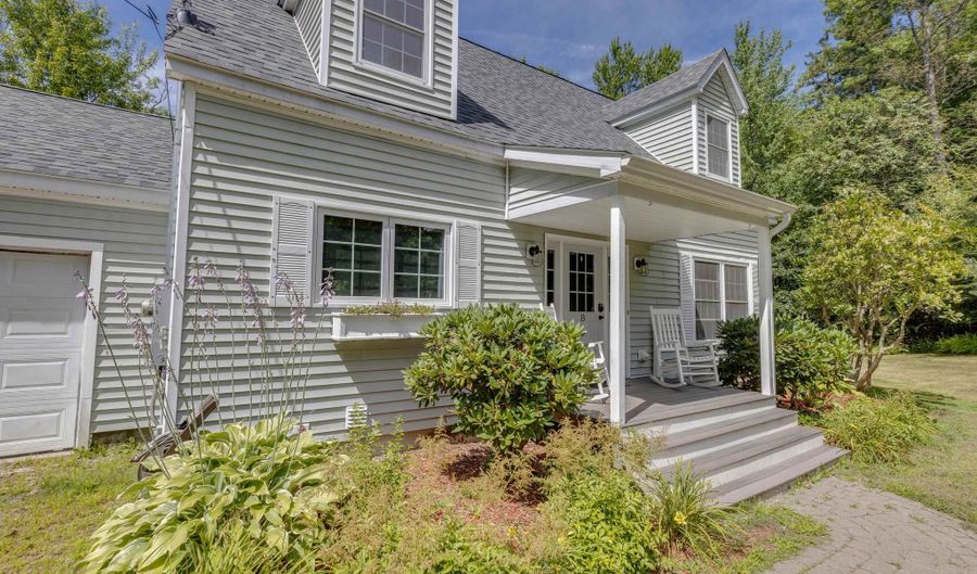 13 Ryder Rd, Campton, NH 03223 - 2 Beds, 3 Bath