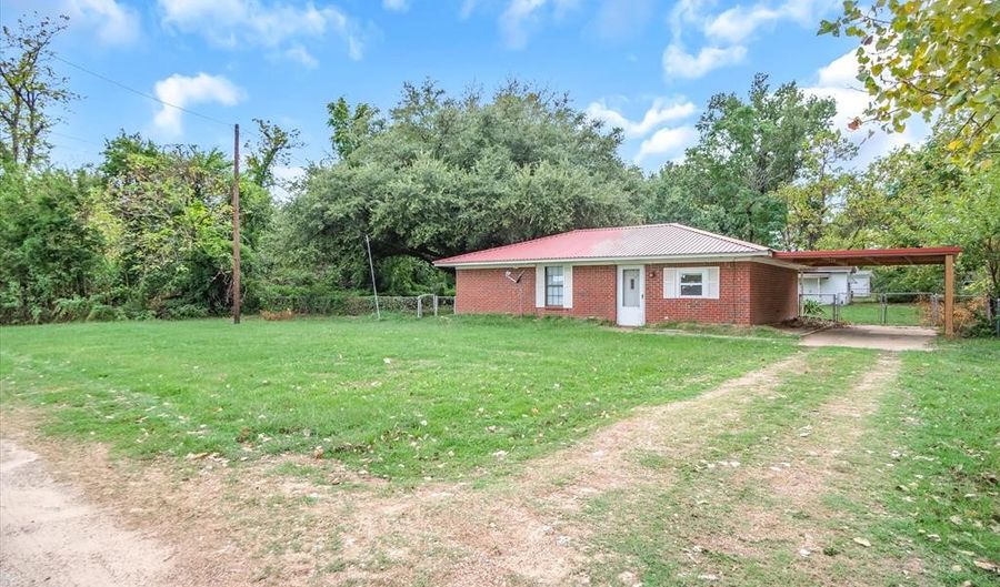 340 Vz County Road 3448, Wills Point, TX 75169 2 Beds, 2 Baths