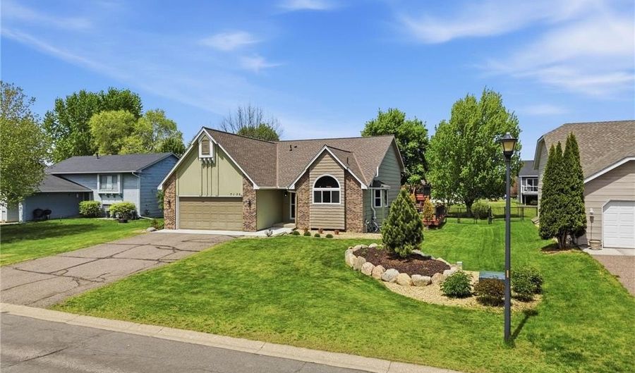 7135 Upper 157th St W, Apple Valley, MN 55124 - 3 Beds, 3 Bath