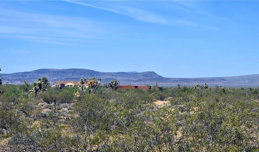 5558 E Red Barrel Rd, Yucca, AZ 86438 - 3 Beds, 2 Bath