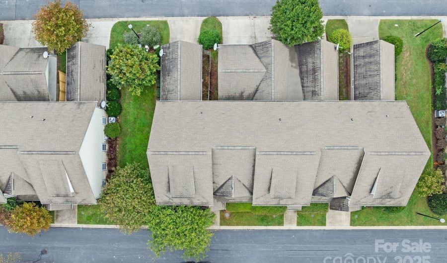 94 Rotunda Cir, Asheville, NC 28806 - 3 Beds, 3 Bath