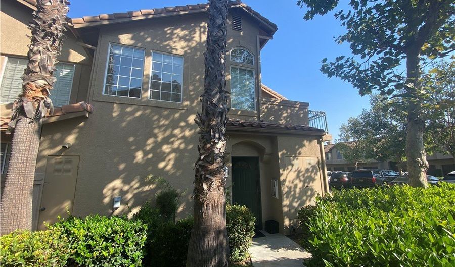11 Destiny Way, Aliso Viejo, CA 92656 - 2 Beds, 2 Bath
