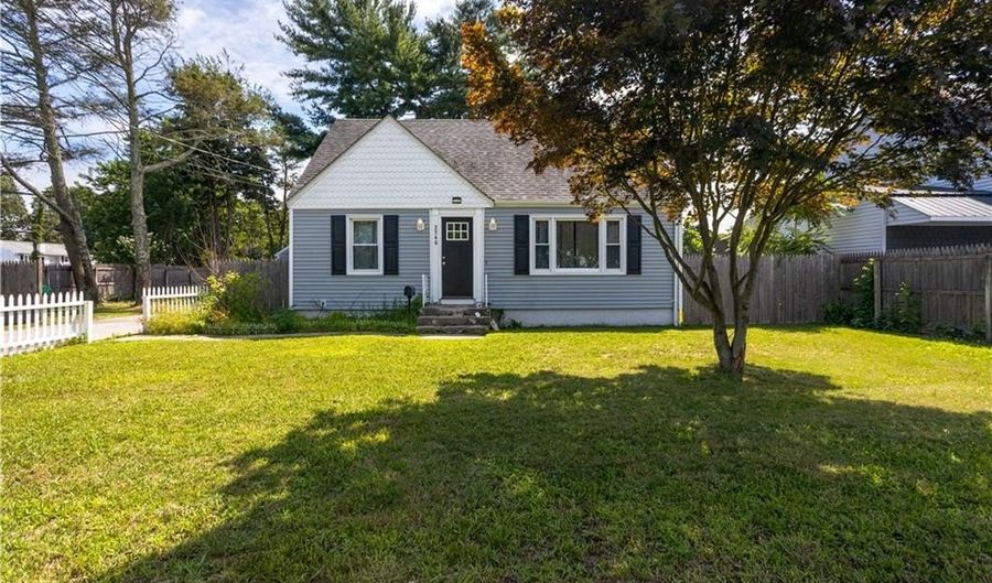 2540 W Shore Rd, Warwick, RI 02889 - 3 Beds, 2 Bath