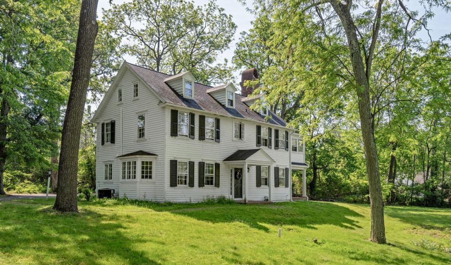 1404 E BUTLER Pike, Ambler, PA 19002 - 5 Beds, 4 Bath