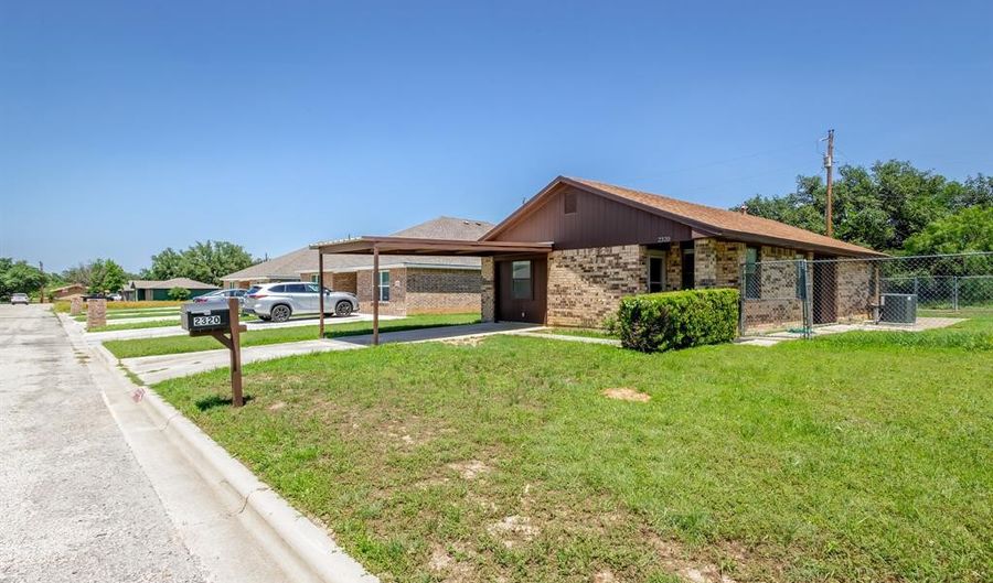 2320 Carriage Ln, Brownwood, TX 76801 - 3 Beds, 2 Bath