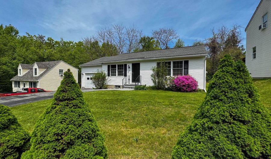 32 Albe Dr, Bennington, VT 05201 - 2 Beds, 1 Bath