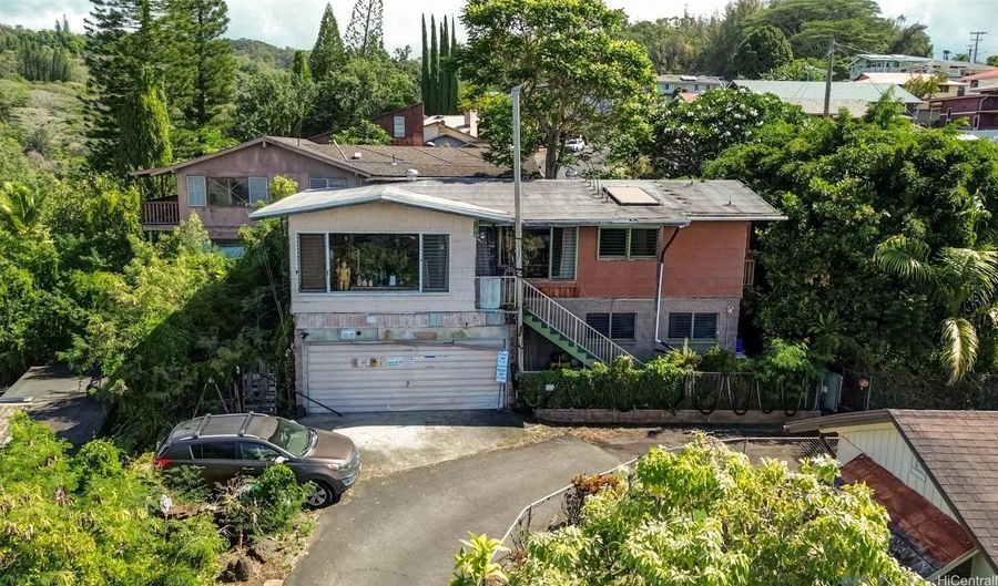 99-402 Aiealani Pl A, Aiea, HI 96701 - 5 Beds, 3 Bath