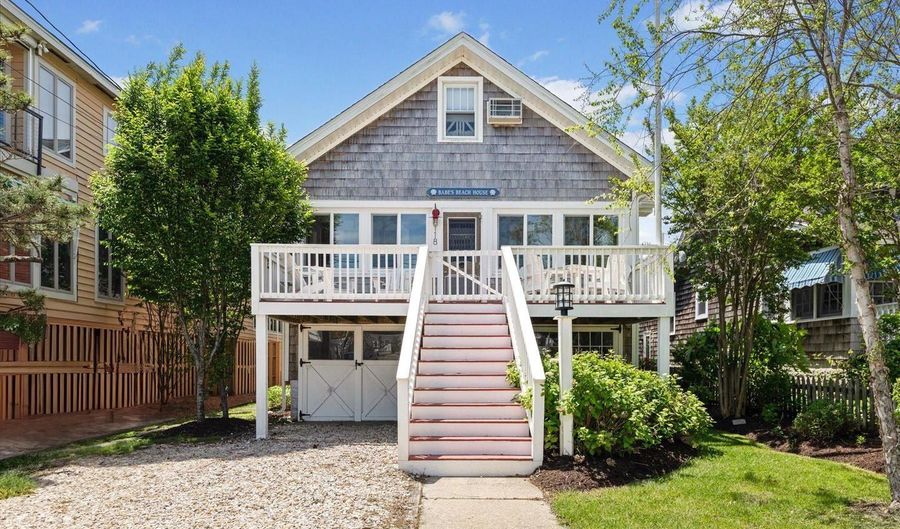 118 PARKWOOD St, Bethany Beach, DE 19930 - 5 Beds, 3 Bath
