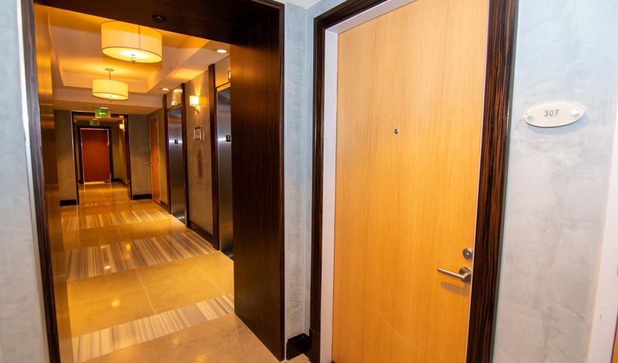 1881 N NASH St 307, Arlington, VA 22209 - 1 Beds, 2 Bath